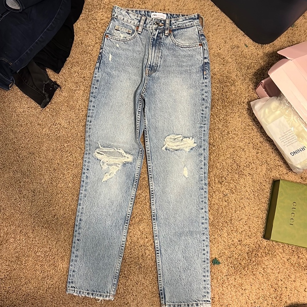 Zara Classic Mom Fit High Rise Ankle Length Blue Ripped Jeans